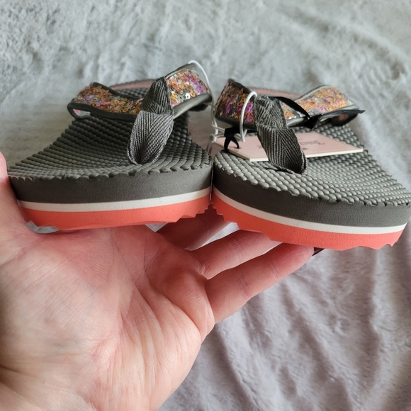 Juicy Couture Size Large Multi-Colored Sequined Flip Flops - Picture 6 of 11